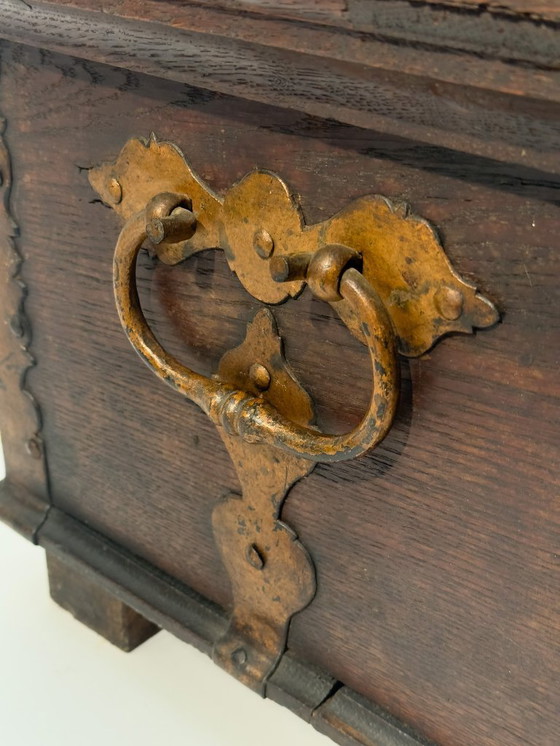 Image 1 of Cassapanca portavalori del XVIII secolo, circa 1750