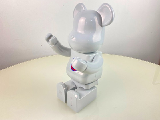 Image 1 of Bearbrick 1. Modell, 20-jähriges Jubiläum, weiße Chrom-Version, 400% MEDICOM Toys 2021