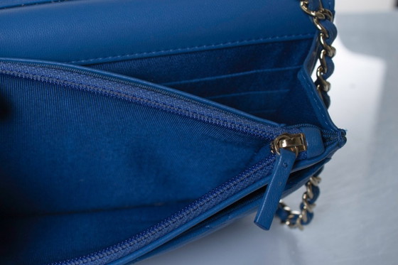 Portafoglio Chanel con catena, colore blu. – Borse a spalla, Lambskin (photo 12 of 12)