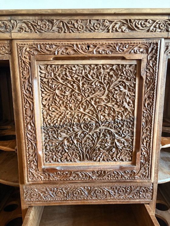 Handgesneden Kashmiri Drankkast – Art Deco – India, Jaren 60 – Drankenkasten, Wood (photo 9 of 10)