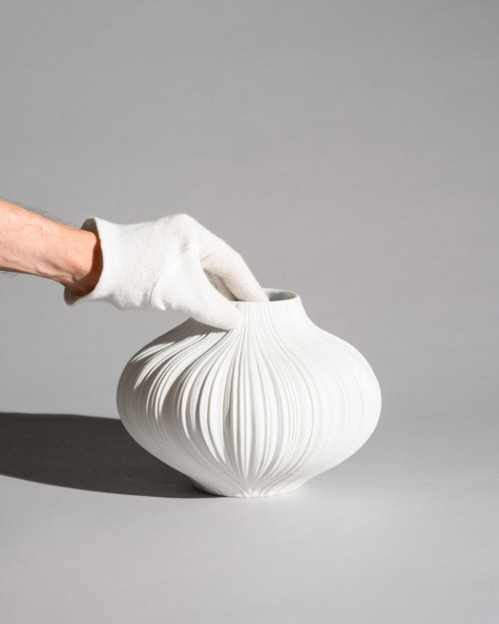 Image 1 of Martin Freyer para Rosenthal "Plissée" Bisque Porcelain Vase Duo, Alemania 1968