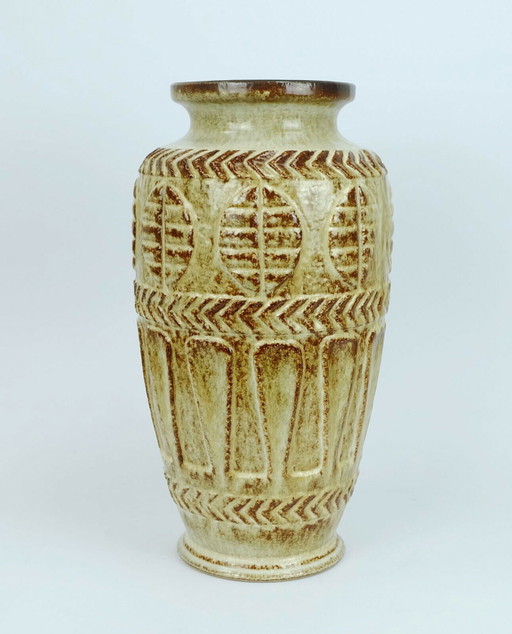 1960er/70er Jahre Bay Keramik Vase, Bodenvase, 72 x 40 cm, beige und braunes Reliefmuster