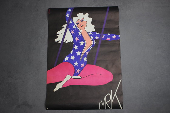 Image 1 of Grabado de mediados de siglo de una trapecista circense, de Janowski Witold, 1975