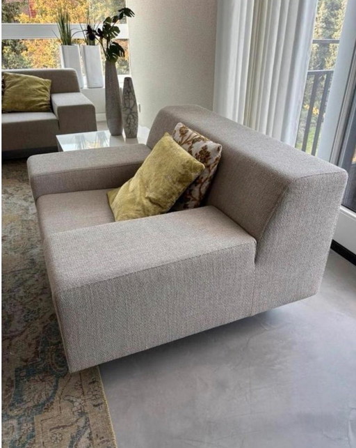 Sillón y reposapiés Goossens Milán