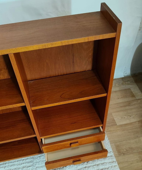 Libreria bassa vintage scandinava in teak, anni '60 – Librerie, Legno (photo 5 of 7)