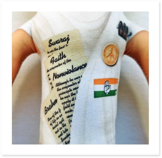 Image 1 of Cadeau van Mahatma Gandhi | Decoratie met Gandhi-beeldje | Kunstpop voor verzamelaars | Cadeau van een vredesactivist