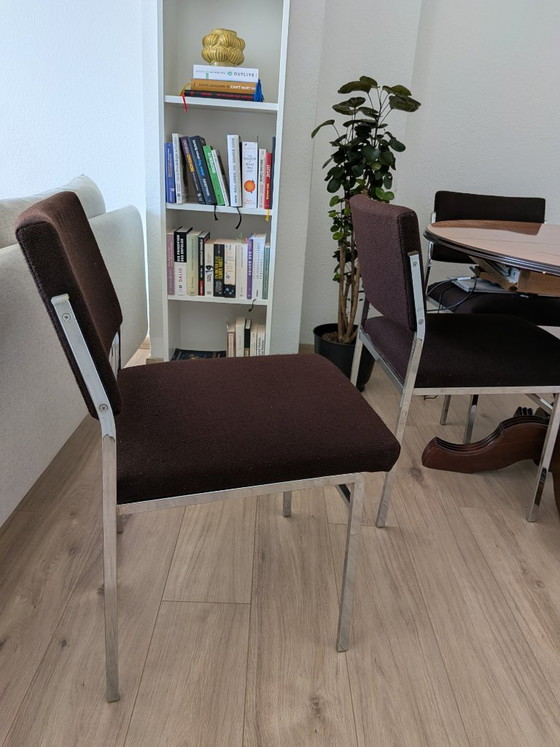 Ensemble de 4 chaises vintage des années 1970, signées Leopold Gajdusek pour ELGE – Chrome et marron (photo 3 of 5)
