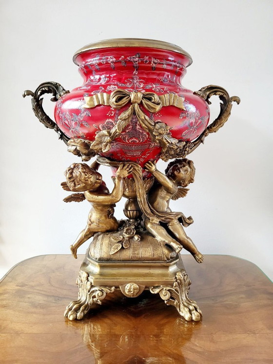 Image 1 of Imponente jardiniere in bronzo con putti in stile barocco