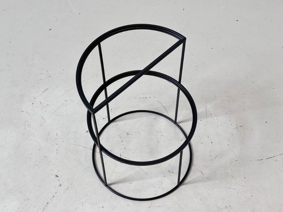 Table d'appoint sculpturale en métal noir et verre fumé – Tables basses, Glass (photo 6 of 18)