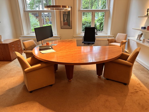 Jan des Bouvrie round wooden desk