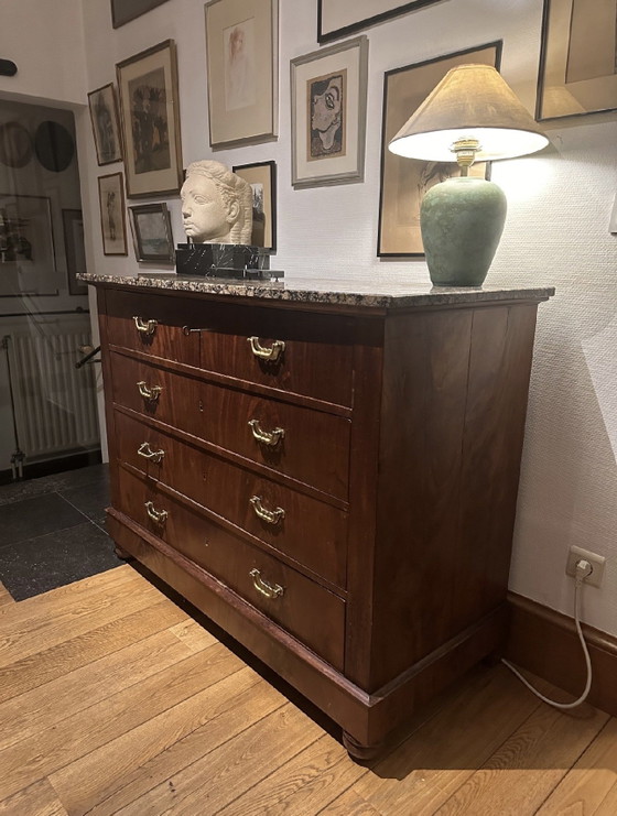 Antike Mahagoni-Kommode – zeitloser Klassiker – Kommoden, Wood (photo 5 of 5)