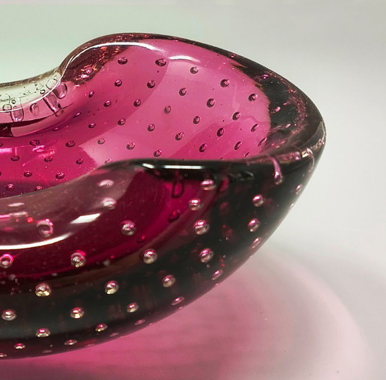 Image 1 of Roze asbak of opvangbakje uit de jaren 60, gemaakt van Bullicante Murano-glas door Flavio Poli.