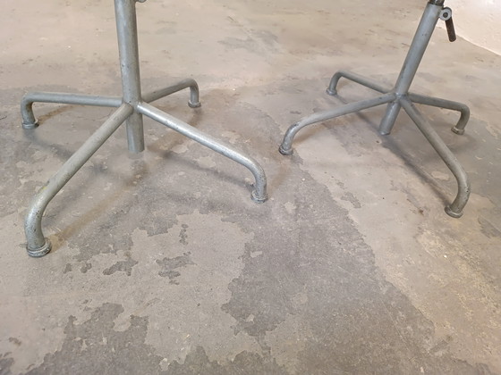 Image 1 of 2 x Stella vintage industriële draaistoelen