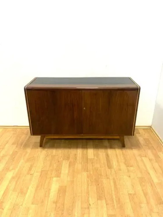 Image 1 of Midden-eeuwse kast van Bohumil Landsman voor Jitona, Tsjechisch ontwerp, jaren 60