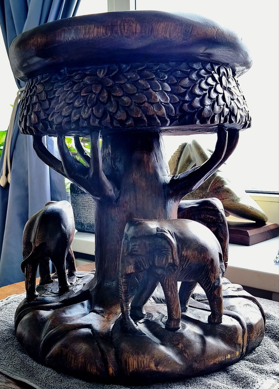 Sgabello / Tavolino elefante thailandese intagliato a mano in legno massello di Suar – Incl. statuetta (photo 6 of 15)