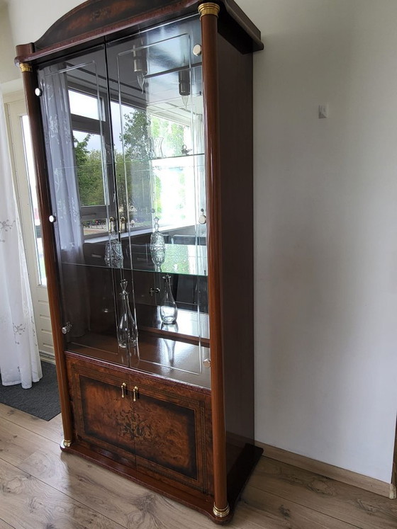 Image 1 of Luxe Italiaanse Vitrinekast | Hoogglans Wortelhout | 200cm