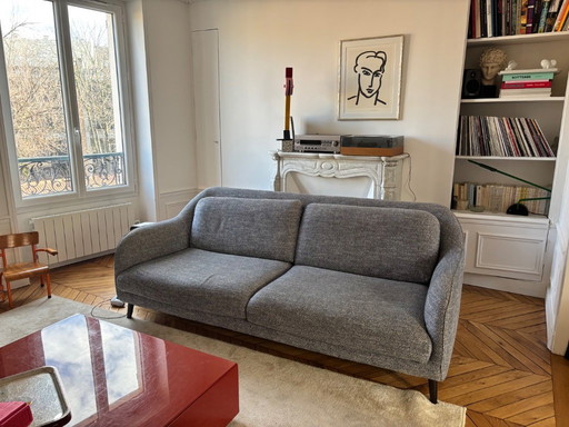 Skandinavisches 2-Sitzer-Sofa mit gerader Form