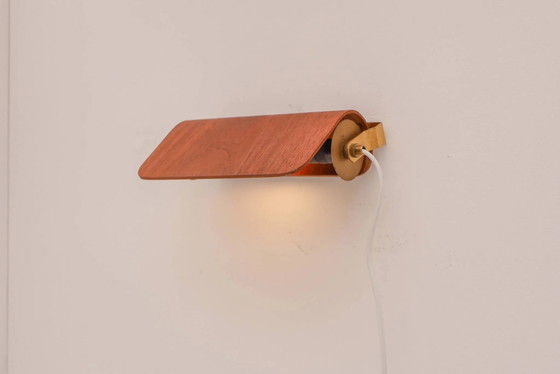 Applique vintage in teak. Design scandinavo classico di metà secolo. – Metal, Brass, Scandinavian (photo 11 of 14)