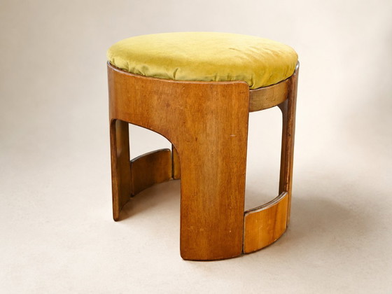 Image 1 of Pouf Sgabello Artigianale Vintage Anni ’60/’70 – Legno Curvato con Cuscino Sfoderabile in Velluto Ocra
