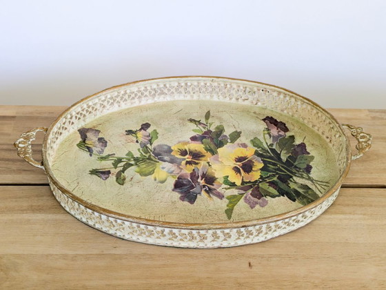 Vassoio ovale in metallo con decorazione decoupage di viole del pensiero viola e gialle – Oggetti decorativi (photo 11 of 14)
