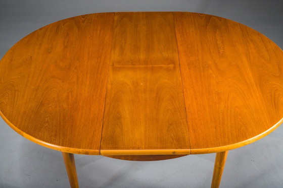 Image 1 of Round Teak Veneered Extendable Dining Table from G-Plan, 1960s