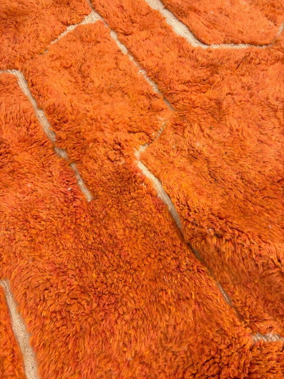 Image 1 of Großer marokkanischer Beni-Ouarain-Teppich – 300 x 400 cm – Handgeknüpfter Wollteppich in leuchtendem Orange