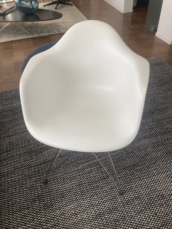 Image 1 of 6 coques Eames DAR (sans base)