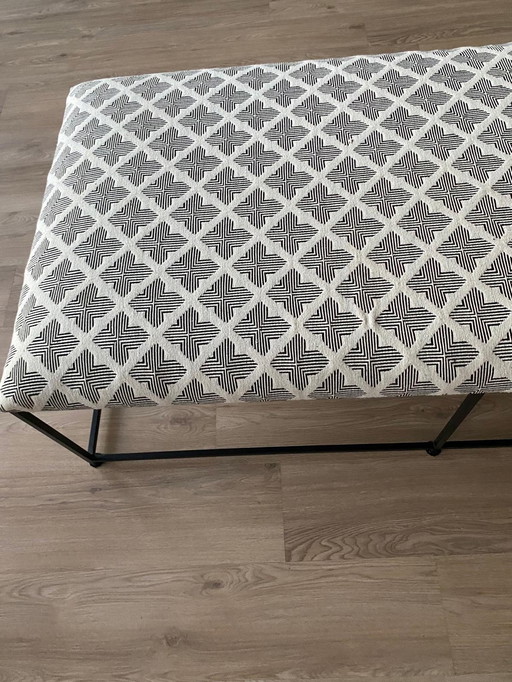 Beautiful Oriental Hocker Loods 5