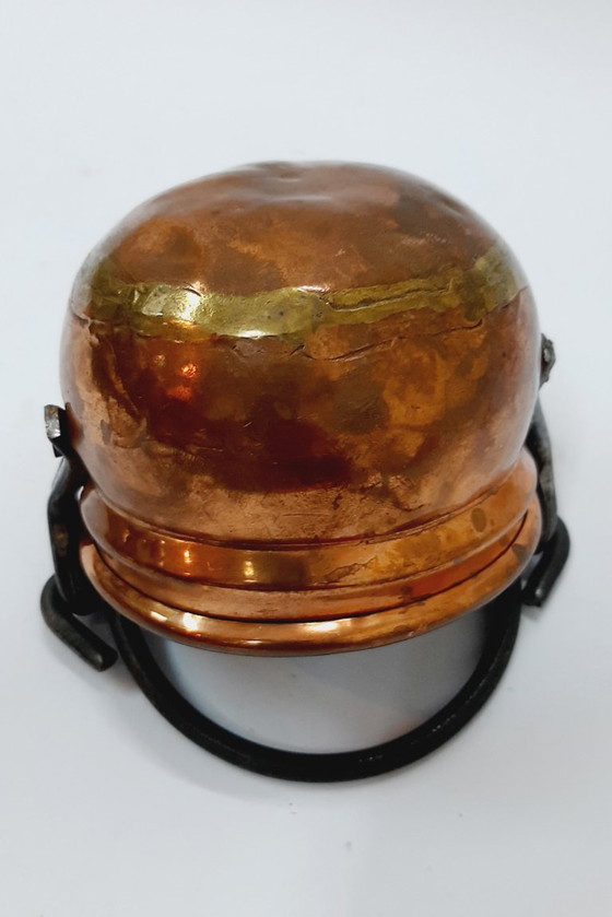 Image 1 of Calderone (pentola) in rame martellato d'epoca con manico in ferro forgiato