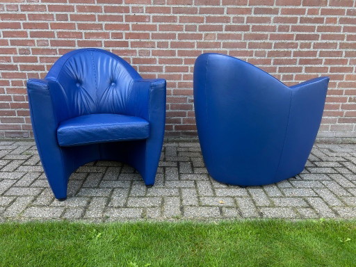 2 poltrone Leolux Carabita in pelle blu cobalto