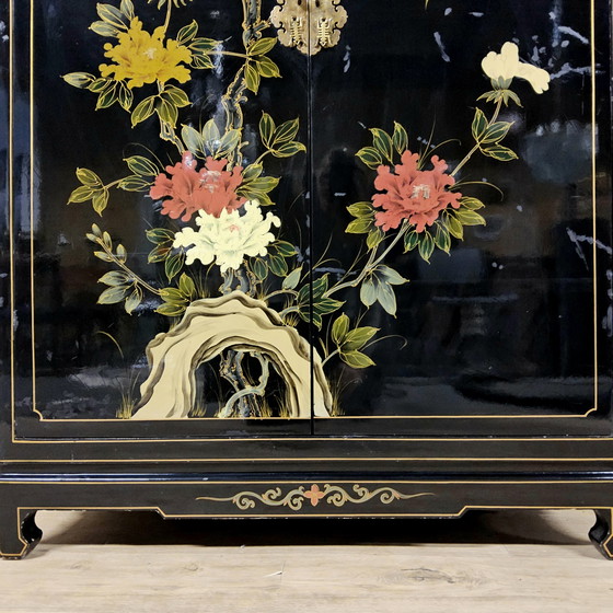 Image 1 of Vintage Chinese zwarte lakkast vogels en bloemen bohemian /bohemian kast (tv kast) oosterse kast 