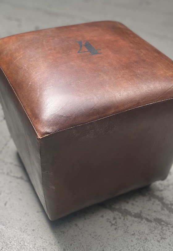 Image 1 of Pouf in pelle vintage