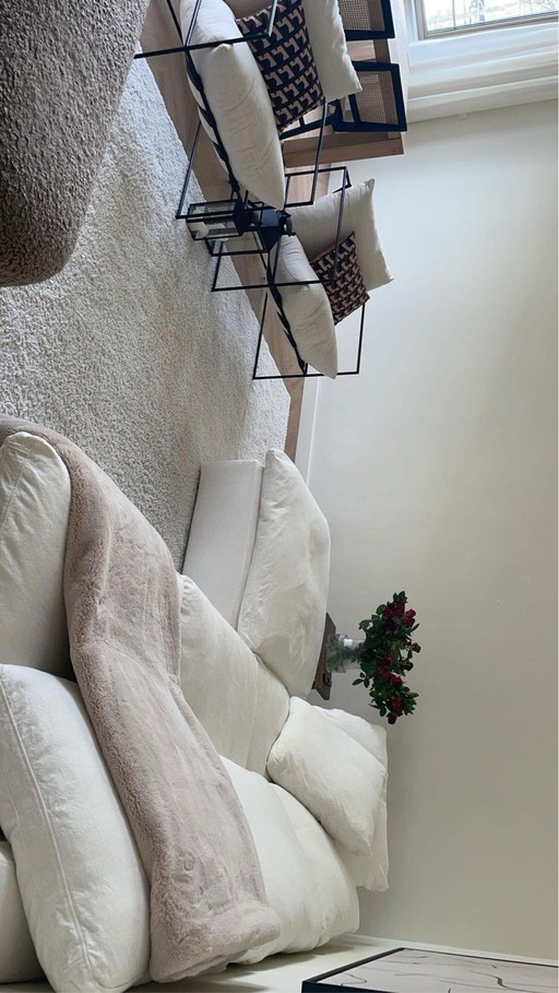 Cloud couch van Andrew Martin uit London