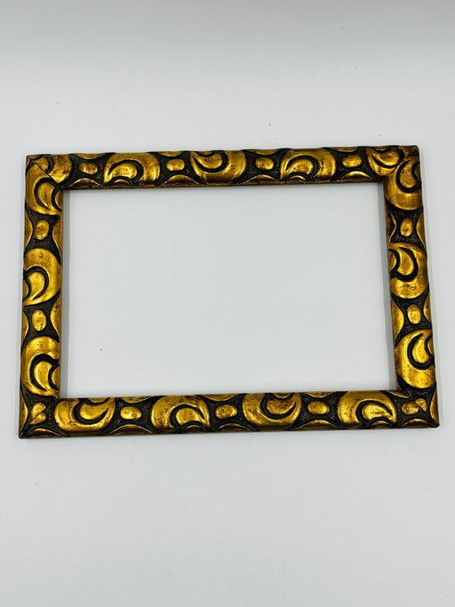 Cornice in legno brutalista con decorazioni dorate, 14x22