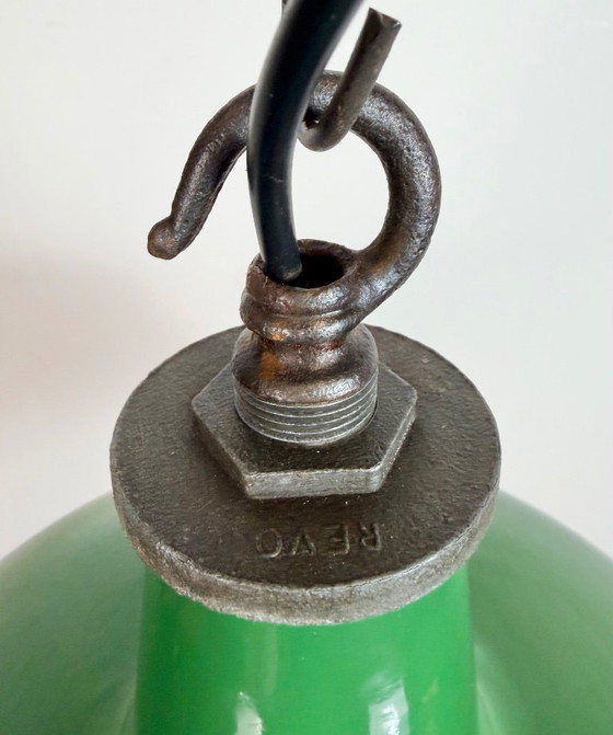 Image 1 of Industriële groene emaille hanglamp van Revo, jaren 1950.