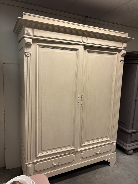 Image 1 of Brocante kledingkast