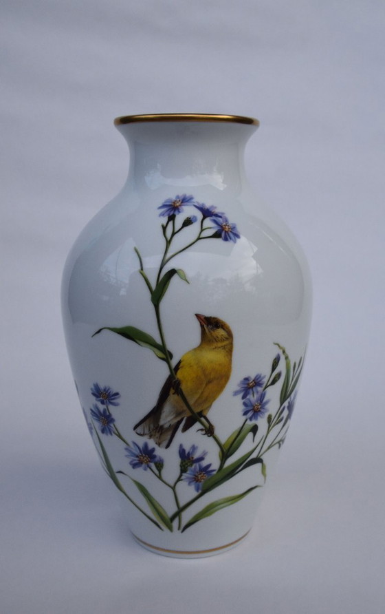 Image 1 of Franklin Mint vase: Goldfinch in Autumn