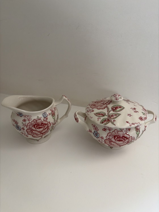 Image 1 of Johnson Brothers Rose Chintz Teeservice
