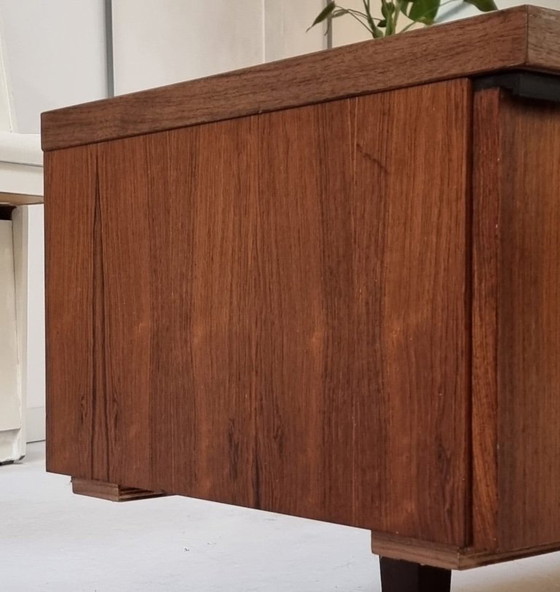 Image 1 of Credenza bassa di metà secolo