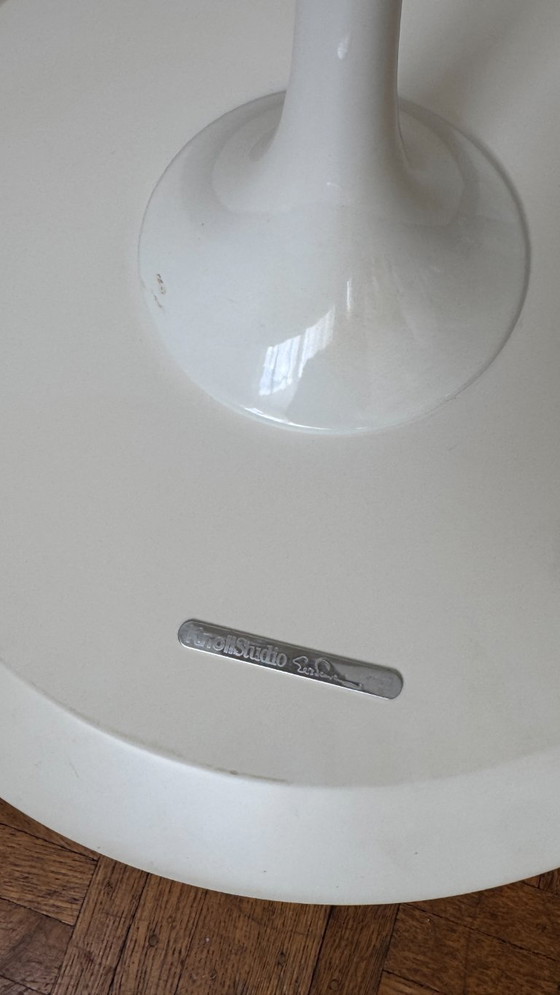 Image 1 of Mesa auxiliar KnollStudio Saarinen Tulip original de Eero Saarinen