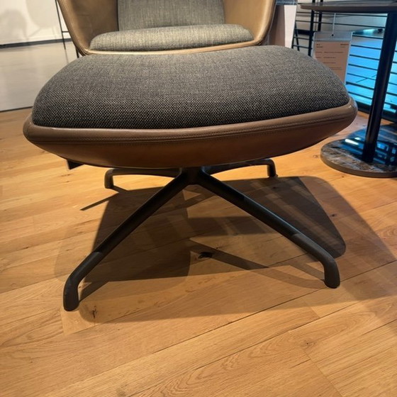 Image 1 of Eyye Puuro fauteuil met poef