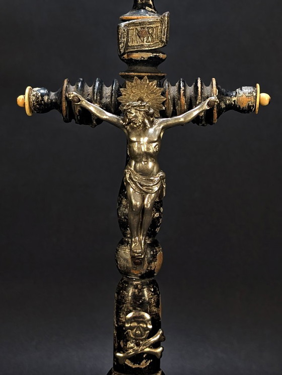 Antico Crocifisso Patinato in Legno Ebanizzato – XIX Secolo – Oggetti decorativi, Metal, Wood (photo 5 of 7)