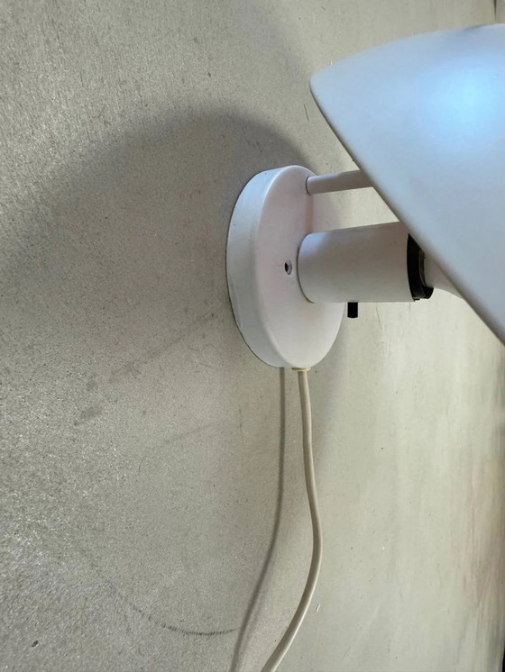 Image 1 of Deens wandlamp Poul Henningsen van Louis Poulsen