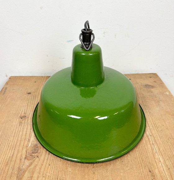 Image 1 of Lampe industrielle en émail vert de Zaos, années 1960
