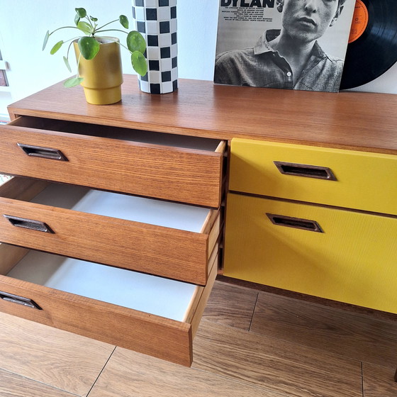 Image 1 of piccola credenza vintage