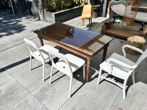 Image 1 of Notenhouten eettafel in boerderijstijl (Frankrijk, jaren 1830) - 6 personen