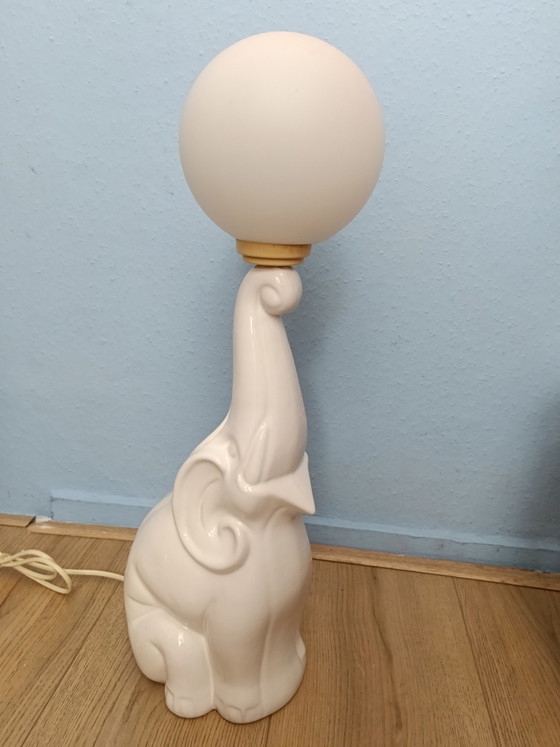 Lampada da tavolo vintage in ceramica a forma di elefante anni '80 – Lampade da tavolo, Glass (photo 6 of 7)