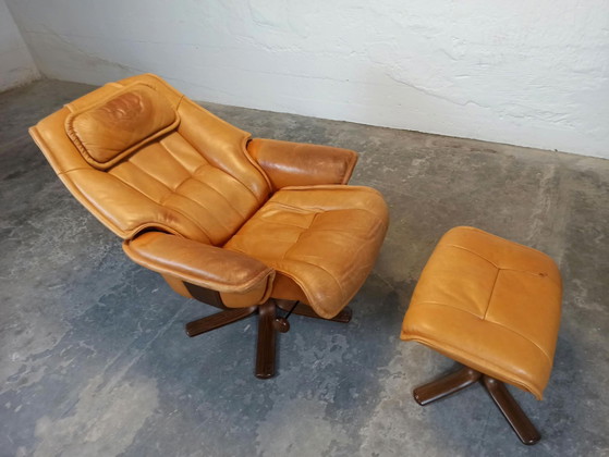 Hjellegjerde Møbel cognac leather recliner armchair and footstool – Wood (photo 4 of 15)