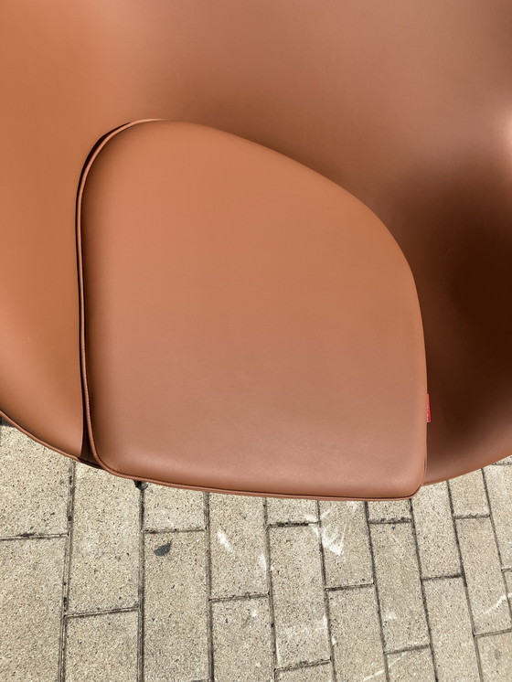 Image 1 of 2x Fritz Hansen Egg Chair + Ottoman en cuir Cognac NEUF !!!