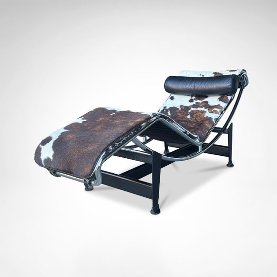 Image 1 of Chaise longue LC4 en peau de poney de Le Corbusier pour Cassina, années 1990